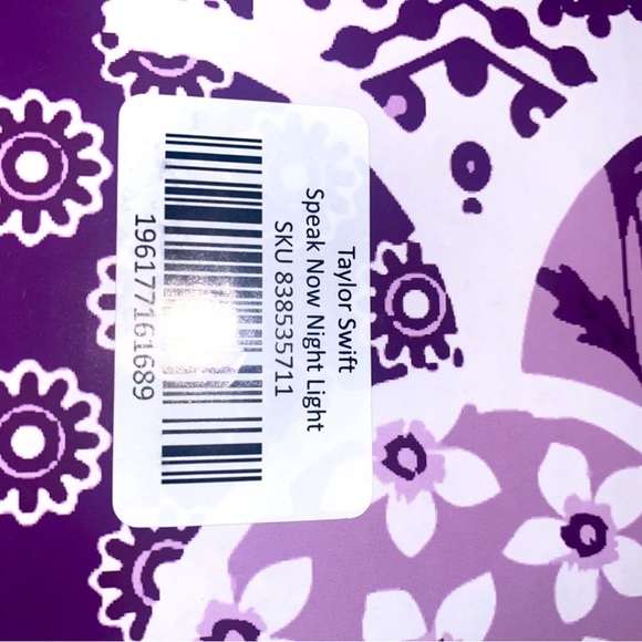 Taylor Swift “Speak Now” castle night light *Newinbox - Picture 5 of 6